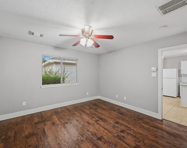 20967 Young Meadows Way - Photo Thumbnail 8