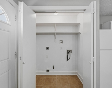 20967 Young Meadows Way - Photo Thumbnail 15