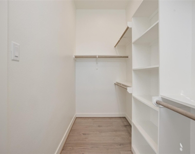 5923 Jasper Jones Way - Photo Thumbnail 11