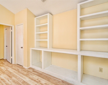 6103 Ludington Drive - Photo Thumbnail 17