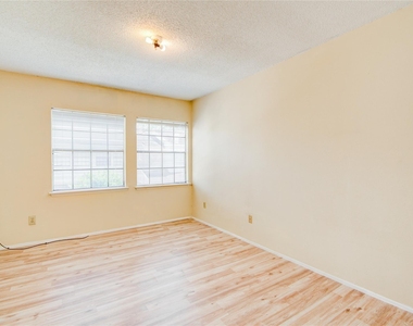 6103 Ludington Drive - Photo Thumbnail 8