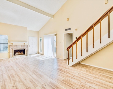 6103 Ludington Drive - Photo Thumbnail 7