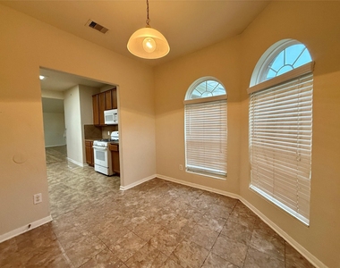 14802 Fir Knoll Way - Photo Thumbnail 10