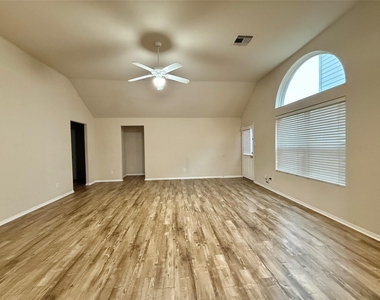 14802 Fir Knoll Way - Photo Thumbnail 3