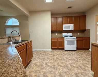 14802 Fir Knoll Way - Photo Thumbnail 8