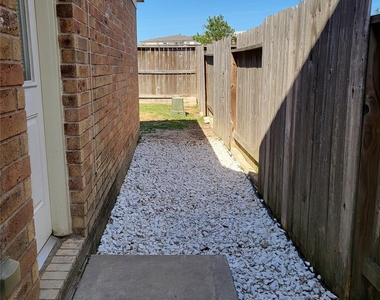 14802 Fir Knoll Way - Photo Thumbnail 25