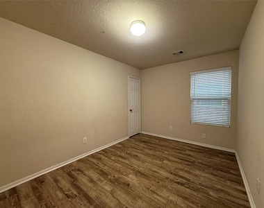 14802 Fir Knoll Way - Photo Thumbnail 17