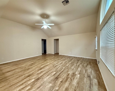 14802 Fir Knoll Way - Photo Thumbnail 4
