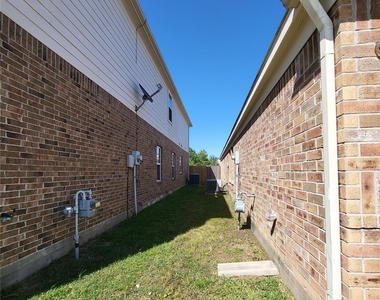 14802 Fir Knoll Way - Photo Thumbnail 27