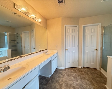 14802 Fir Knoll Way - Photo Thumbnail 14