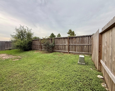 14802 Fir Knoll Way - Photo Thumbnail 24