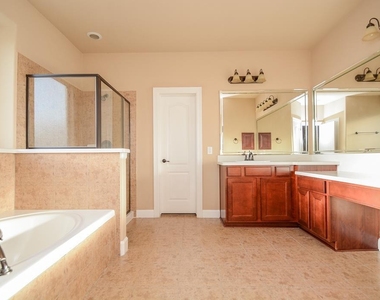 25939 Celtic Terrace - Photo Thumbnail 17