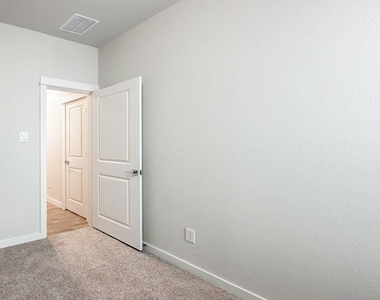 33023 School Hill Rd - Photo Thumbnail 12