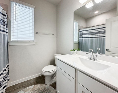 33023 School Hill Rd - Photo Thumbnail 8