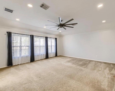 18919 Squirrel Oaks Drive - Photo Thumbnail 12