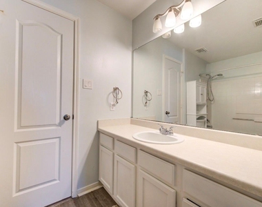 18919 Squirrel Oaks Drive - Photo Thumbnail 31