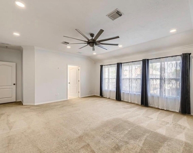 18919 Squirrel Oaks Drive - Photo Thumbnail 13
