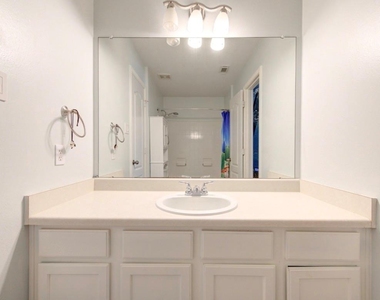 18919 Squirrel Oaks Drive - Photo Thumbnail 32