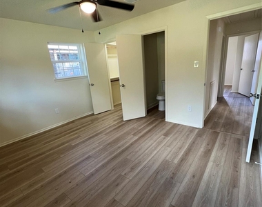 5023 Ridgestone Street - Photo Thumbnail 12