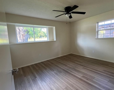 5023 Ridgestone Street - Photo Thumbnail 11