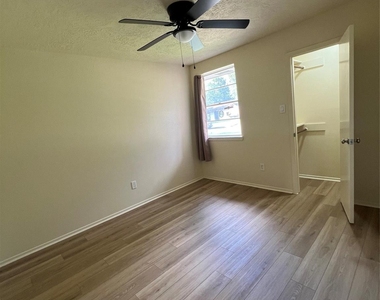 5023 Ridgestone Street - Photo Thumbnail 8
