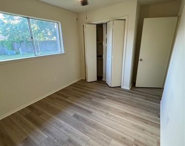 5023 Ridgestone Street - Photo Thumbnail 18