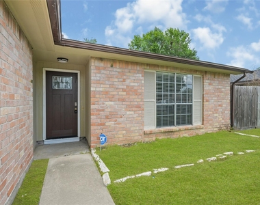7310 Kite Hill Drive - Photo Thumbnail 2