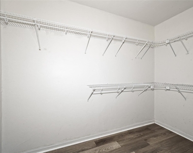 7310 Kite Hill Drive - Photo Thumbnail 15