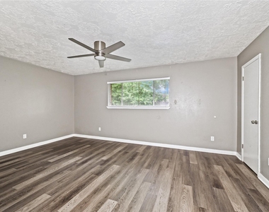 7310 Kite Hill Drive - Photo Thumbnail 13