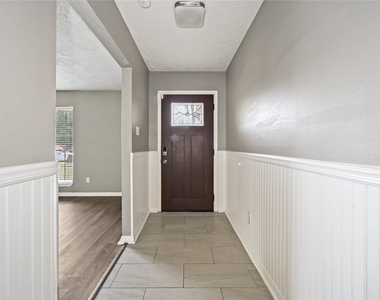 7310 Kite Hill Drive - Photo Thumbnail 3