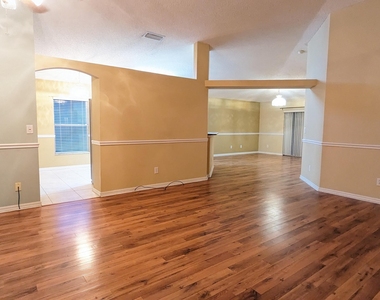 2097 Deercroft Drive - Photo Thumbnail 7