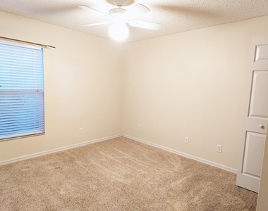 2097 Deercroft Drive - Photo Thumbnail 6