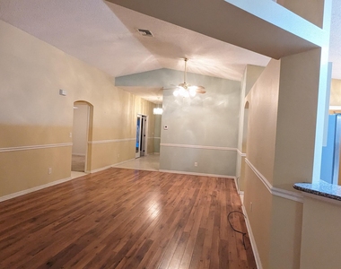 2097 Deercroft Drive - Photo Thumbnail 4