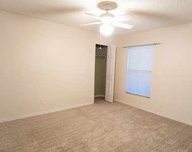 2097 Deercroft Drive - Photo Thumbnail 5