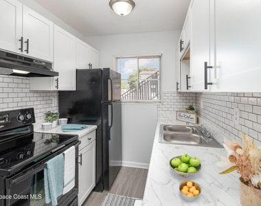 115 W Seminole Avenue - Photo Thumbnail 2