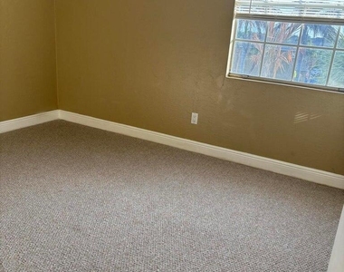 1801 Island Club Drive - Photo Thumbnail 6