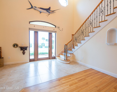 1613 N Indian River Drive - Photo Thumbnail 13