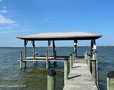 1613 N Indian River Drive - Photo Thumbnail 11