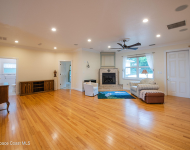 1613 N Indian River Drive - Photo Thumbnail 18