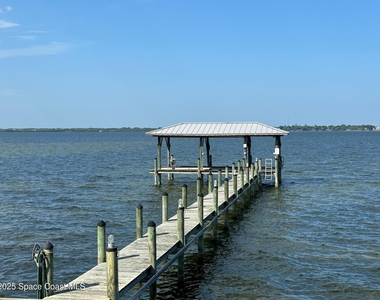 1613 N Indian River Drive - Photo Thumbnail 10