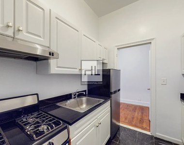 E 81st St - Photo Thumbnail 2