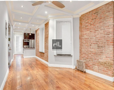 W 108th St - Photo Thumbnail 1