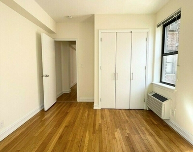 East 63 Street - Photo Thumbnail 2