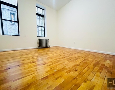 2 Avenue - Photo Thumbnail 2
