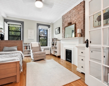 200 Saint Marks Avenue - Photo Thumbnail 3