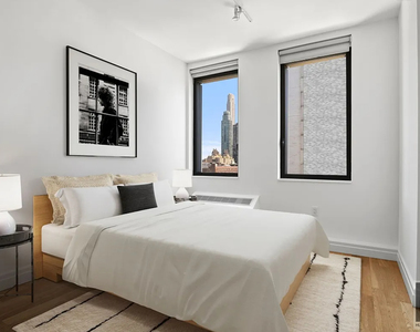 West 54th Street - Photo Thumbnail 3