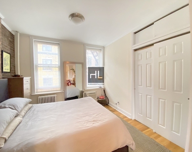 Barrow St. - Photo Thumbnail 2