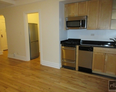 East 68 Street - Photo Thumbnail 1