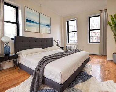 East 38 Street - Photo Thumbnail 3