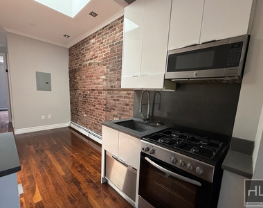 Ridge Street - Photo Thumbnail 1